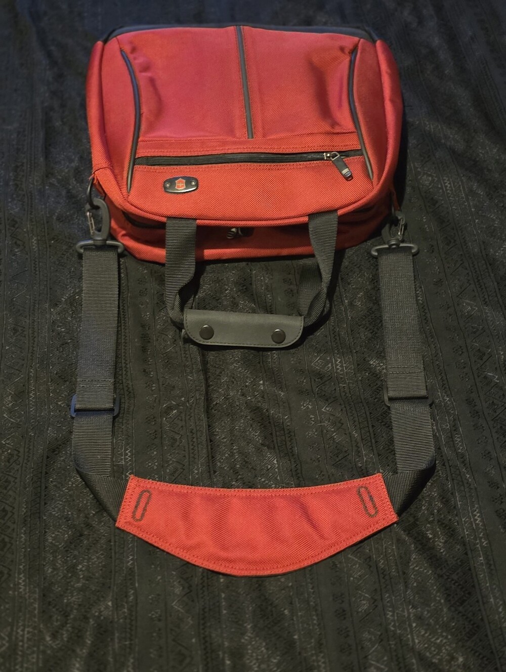 Victorinox Werks Deluxe Carry-on Travel Tote Bag. - Picture 2 of 9